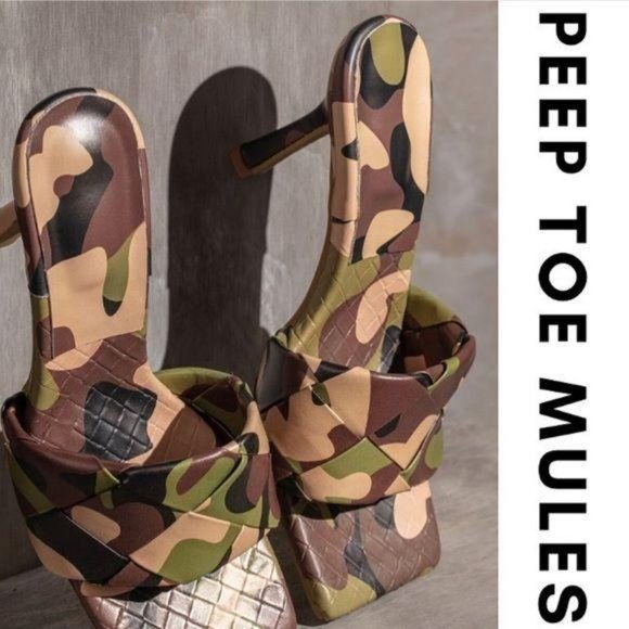 Square Toe  Mules in Camo - Picture 6 of 8